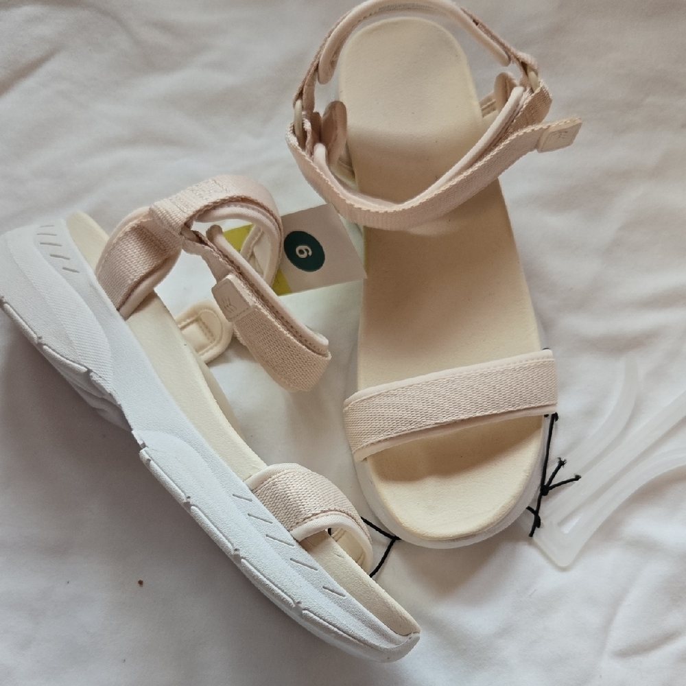 New W Tag all in motion Beige Strap Sport Sandals 9